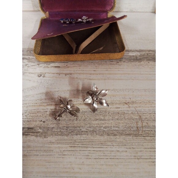 Vintage Jewelry In Jewels By Jenay Case - Picture 4 of 14